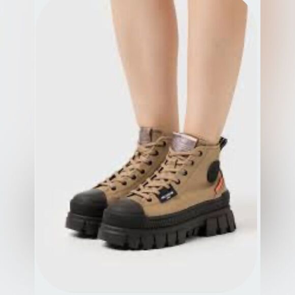 Palladium Revolt Hi TX boots combat hiking boots in Olive. Gorpcore sz 9. New - Picture 3 of 10